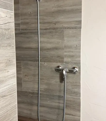 Lepa Lopa Nastanitev v družini