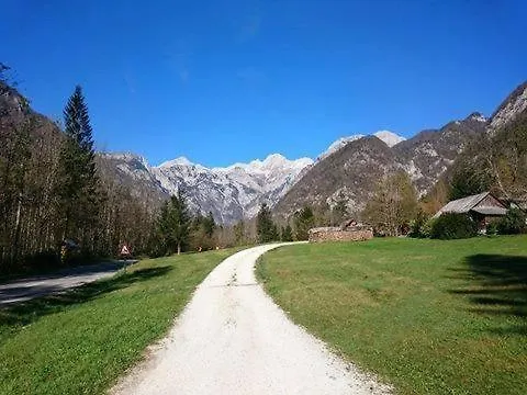 Lepa Lopa Δωμάτια σε οικογενειακή κατοικία Stahovica