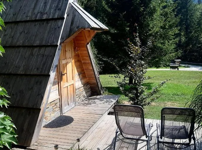 Nastanitev v družini Lepa Lopa *