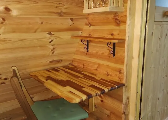 Lepa Lopa Δωμάτια σε οικογενειακή κατοικία *