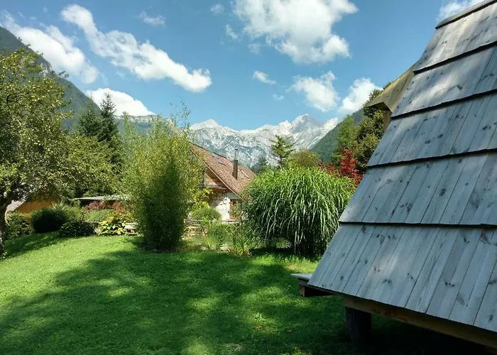 Lepa Lopa Δωμάτια σε οικογενειακή κατοικία *